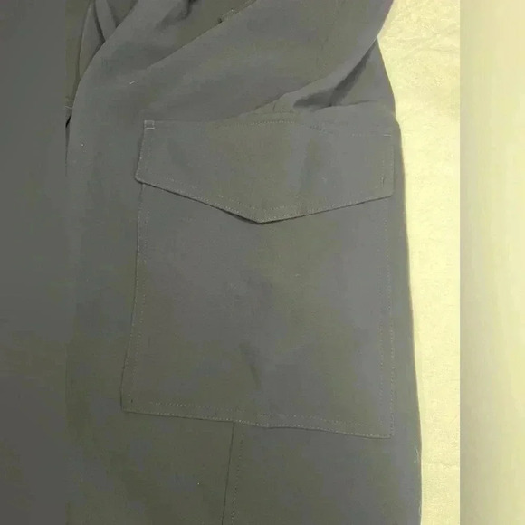 Aritzia Wilfred Shift Cargo Pant in black size 00 Minimalist Matrix Chic Office - Picture 9 of 13